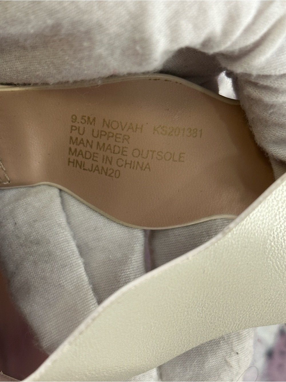 kensie Cream Scalloped Strap Toe-Loop Sandals - Picture 4 of 11